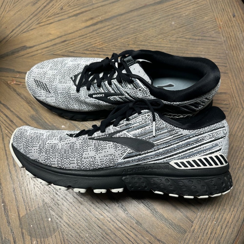 Men’s Brooks GTS19 Running Shoes size 12
